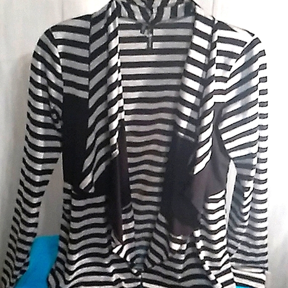 MAURICES Small Black and White Striped Caragan Long Sleeves - Picture 1 of 5